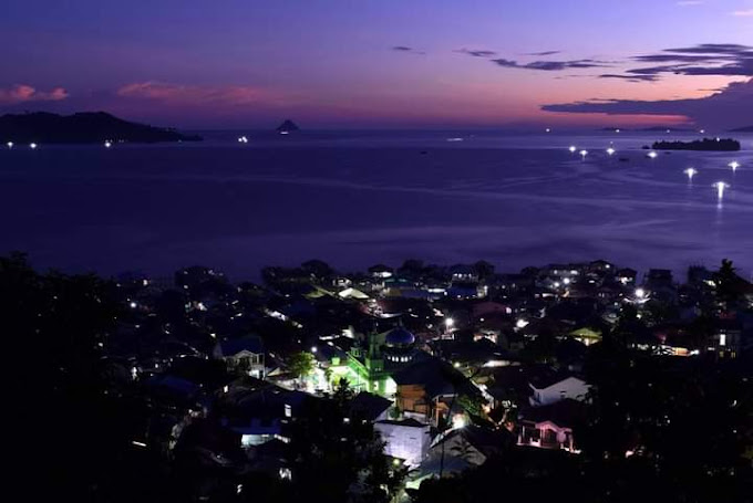 Panorama lanskap Sibolga dari Bukit Ketapang.