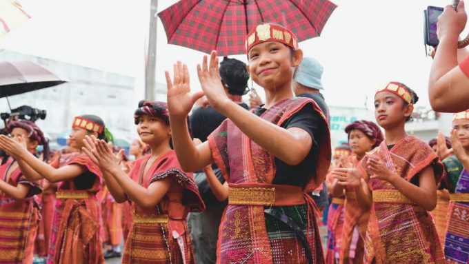 Sebanyak 1.375 pelajar di Samosir ambil bagian dalam tarian Tortor Hata Sopisik