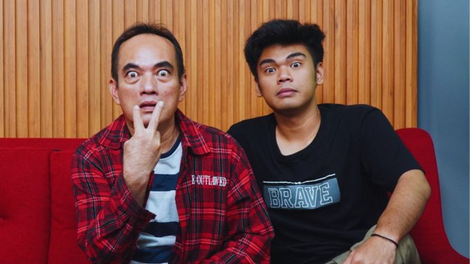 Oding Siregar dan Ojan, duo Bapak-Anak komedian kocak.