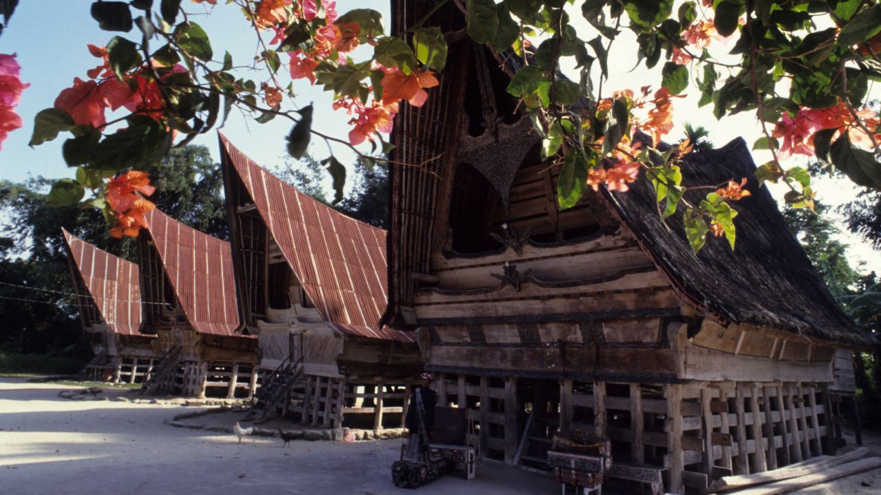 Sarjana Terbanyak di Indonesia Berasal Dari Suku Batak.