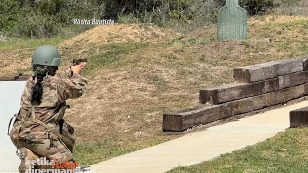 Rosita Baptiste latihan menembak.