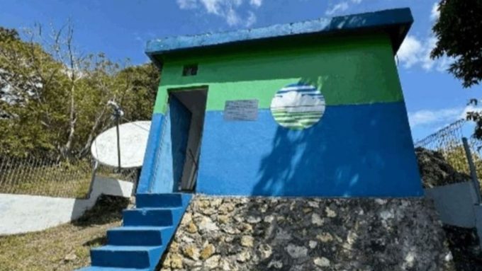 Pencurian komponen peralatan monitoring gempa dan tsunami milik Badan Meteorologi, Klimatologi, dan Geofisika (BMKG) di Sulawesi (ANTARA Foto).