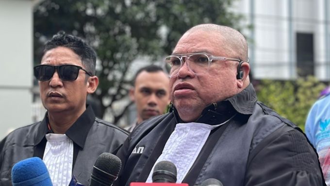 Razman Arif Nasution dan M Firdaus Oiwobo bersama rombongannya menyambangi Gedung Mahkamah Agung (MA).