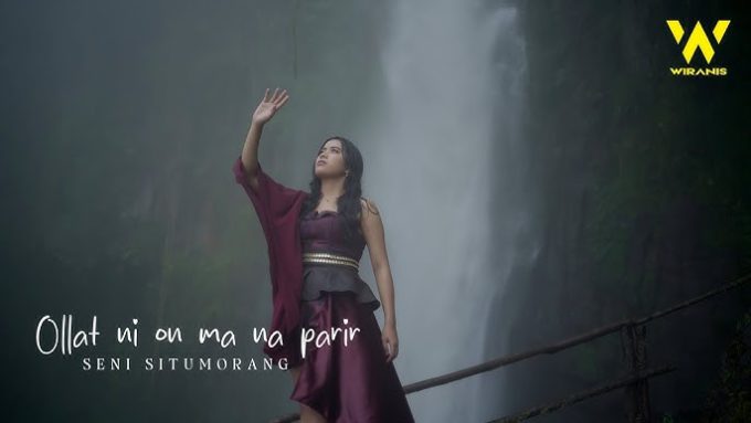 Ollat Ni On Ma Na Parir oleh Seni Situmorang.