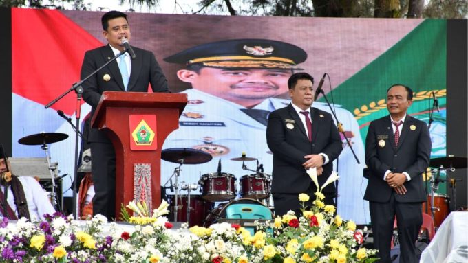 Bobby Nasution serahkan rumah dinas ke Pemkab Samosir.