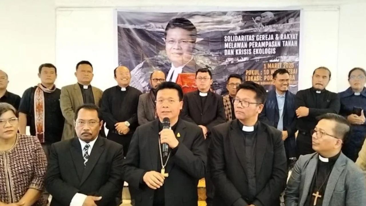 Doa bersama Ephorus HKBP, Pdt Dr Viktor Tinambunan.