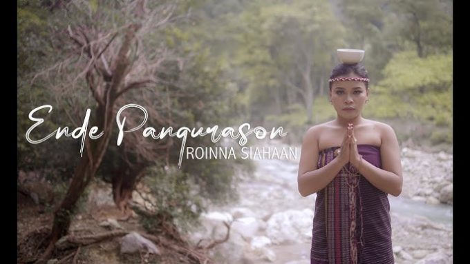 Ende Pangurason oleh Roinna Siahaan.