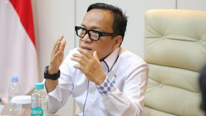 Wamenaker RI Immanuel Ebenezer usulkan penghapusan batas usia lowongan kerja.