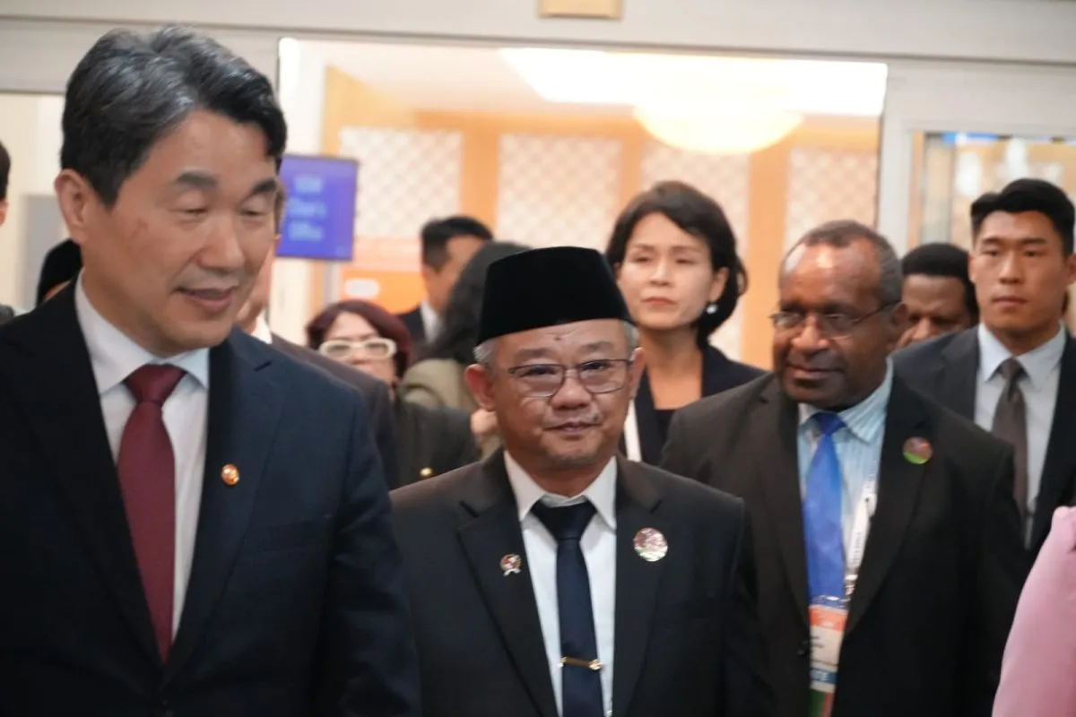 Pemerintah Mulai Latih Guru untuk Kurikulum AI di Sekolah.