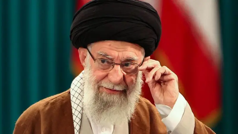 Ayatollah Ali Khamenei Dikabarkan Tewas dalam Serangan AS–Israel di Iran.