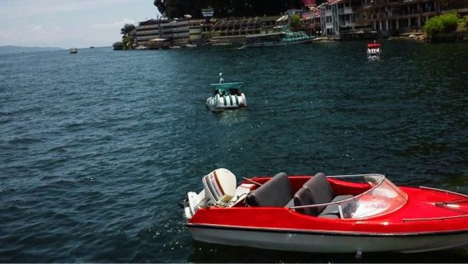 Pemandangan memukau Danau Toba (via CNBC Indonesia).